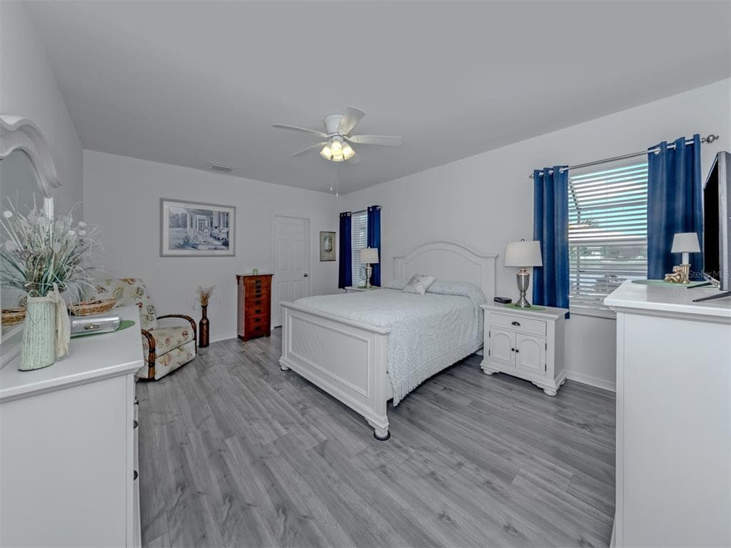 7045 WATERFORD PARKWAY photo 21