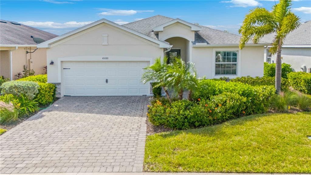 43281 TREADWAY DRIVE photo 1
