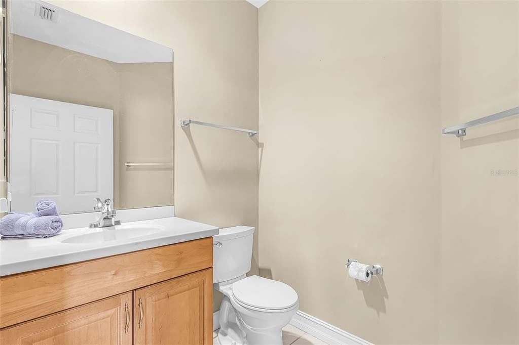 5626 CAPE HARBOUR DRIVE 202 photo 22