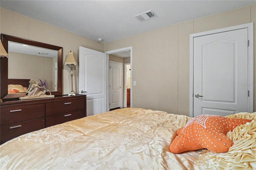 56348 MAPLE ROAD photo 23