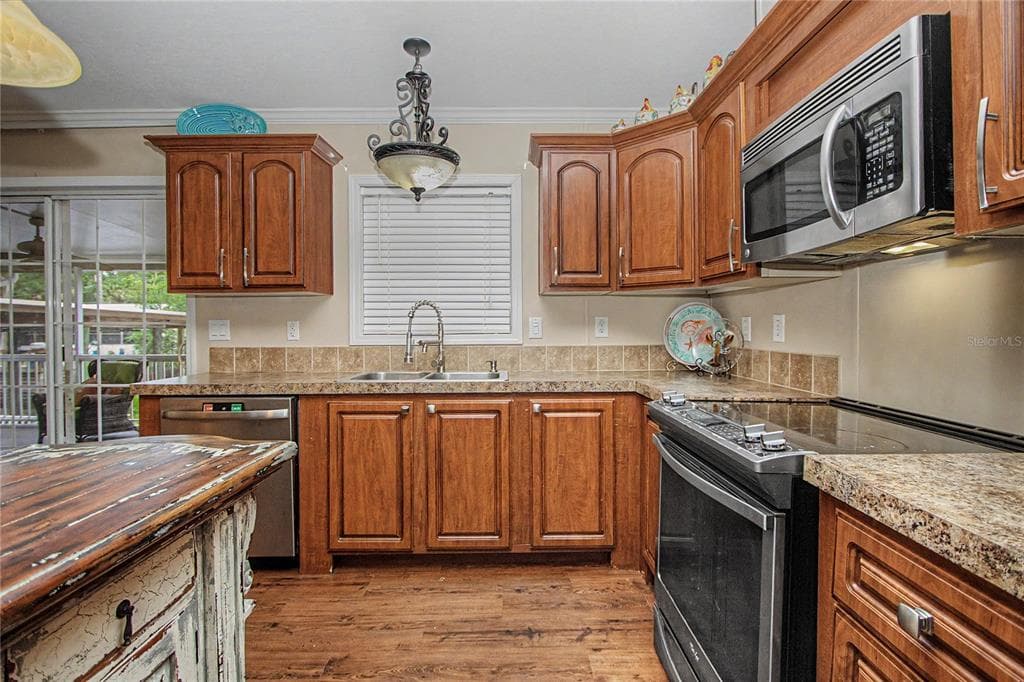 56348 MAPLE ROAD photo 13