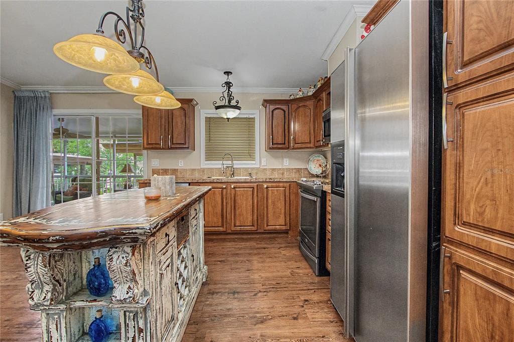 56348 MAPLE ROAD photo 14