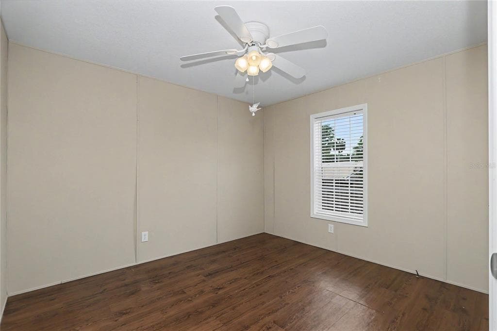 56348 MAPLE ROAD photo 25
