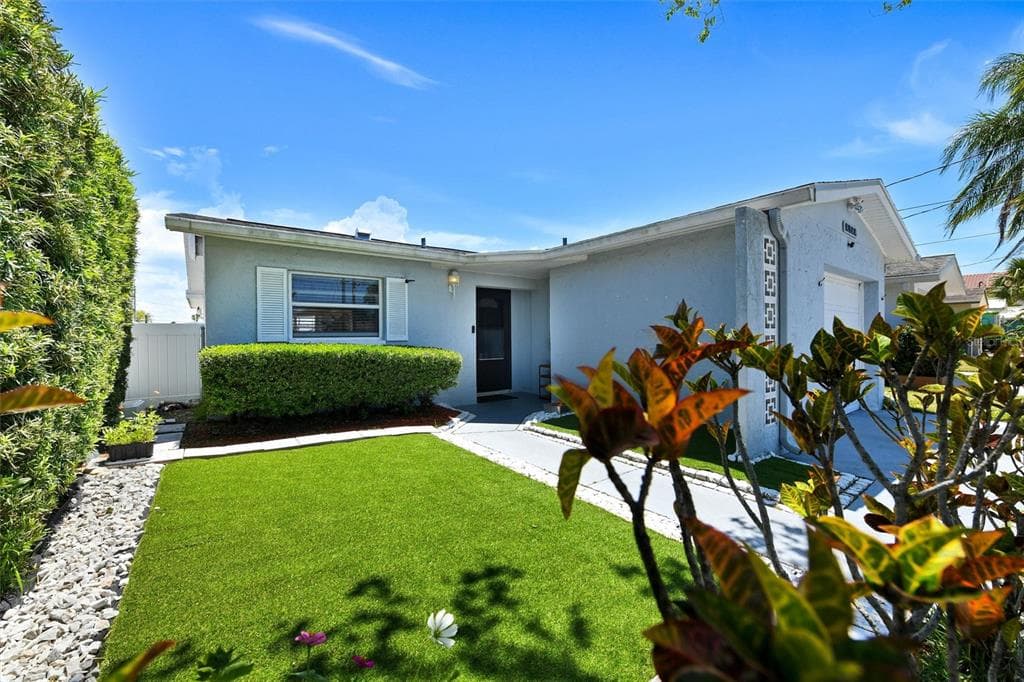 5106 BLUE HERON DRIVE photo 1
