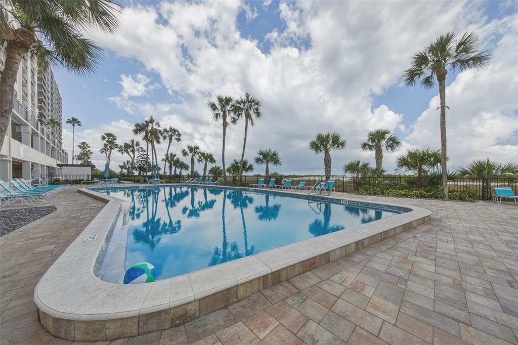 1270 GULF BOULEVARD 1202 photo 2