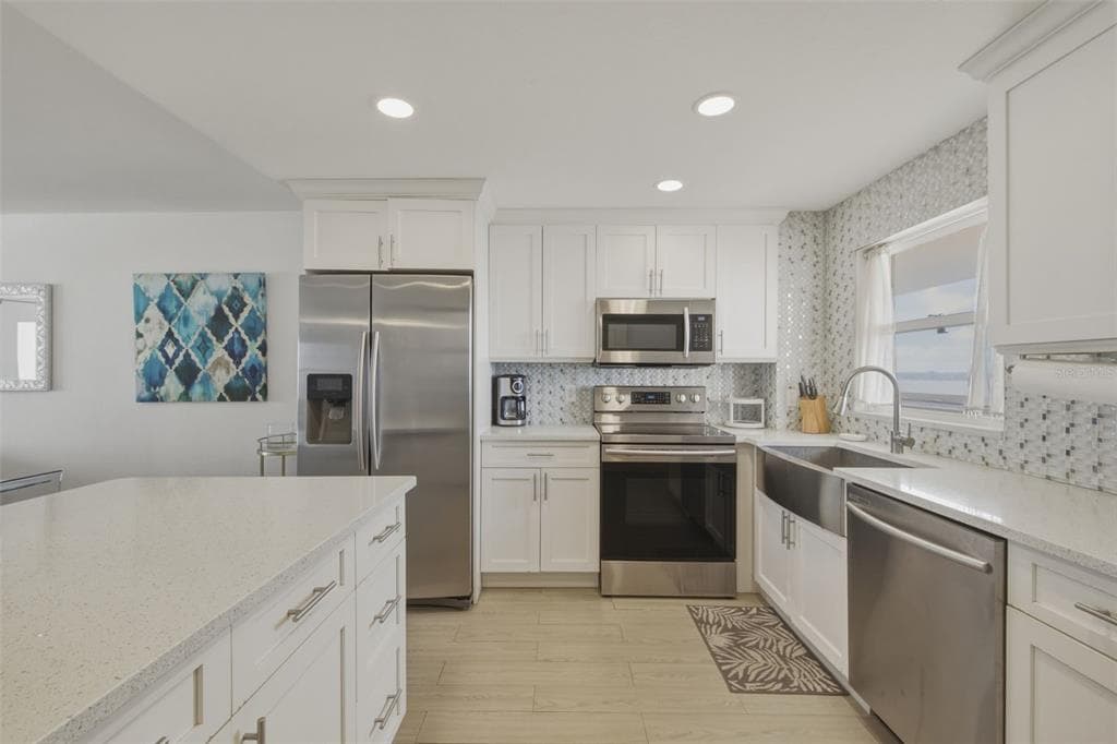 1270 GULF BOULEVARD 1202 photo 6