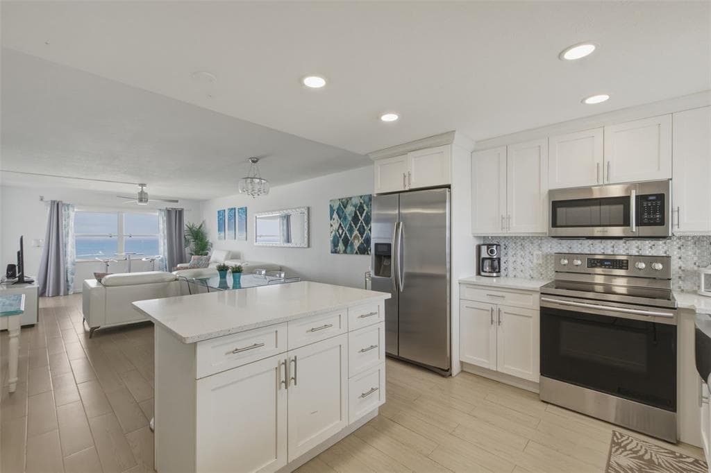 1270 GULF BOULEVARD 1202 photo 3