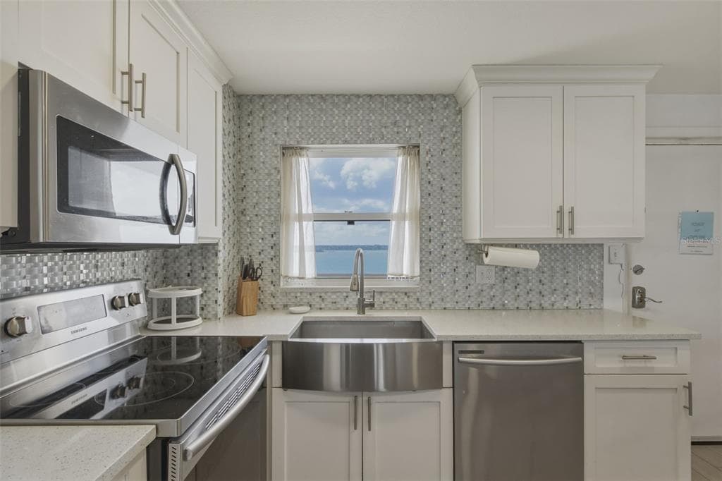 1270 GULF BOULEVARD 1202 photo 5