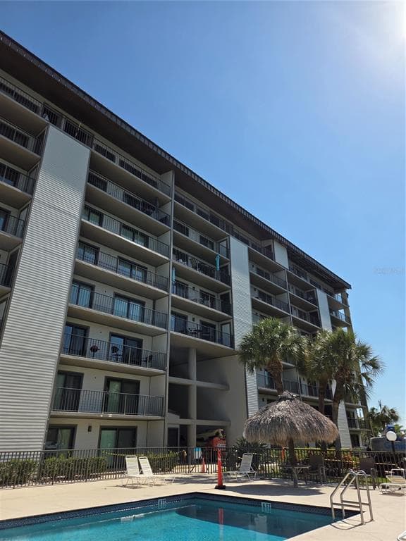 650 ISLAND WAY 202 photo 3