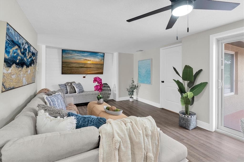 8007 MIMOSA DRIVE photo 4
