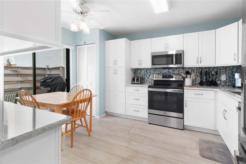 220 LAKEWOOD DRIVE photo 6