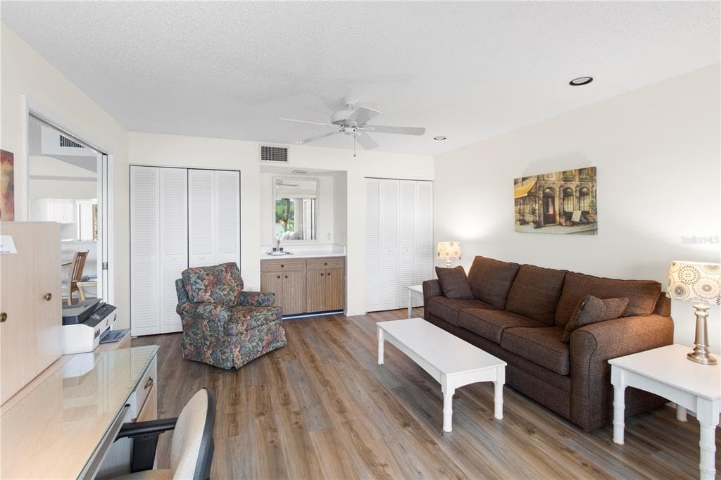 220 LAKEWOOD DRIVE photo 16