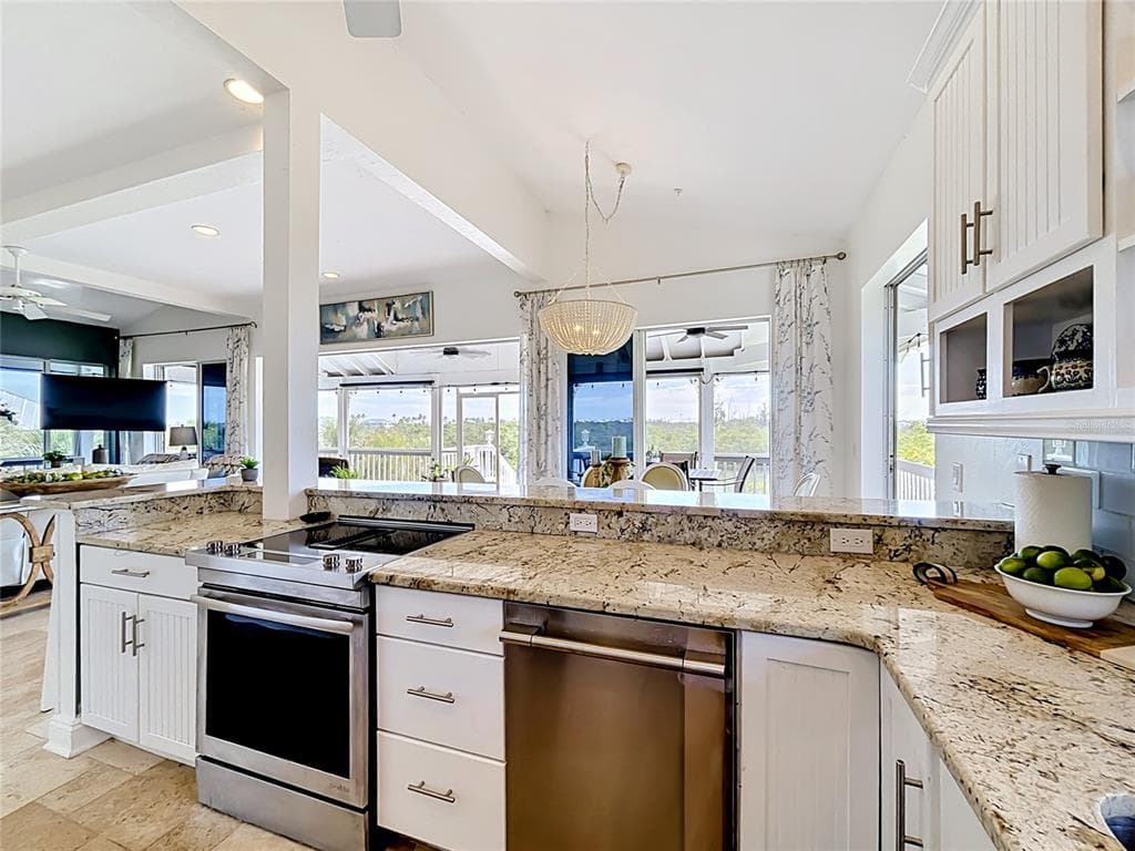 39 BAYSHORE CIRCLE photo 19