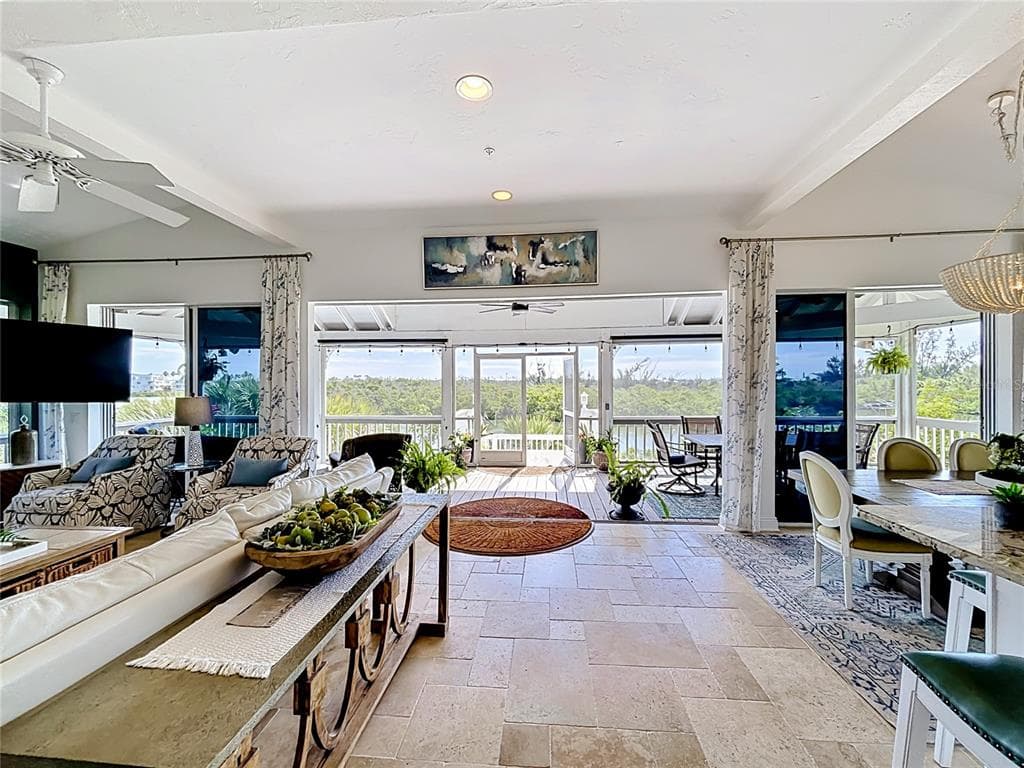 39 BAYSHORE CIRCLE photo 21