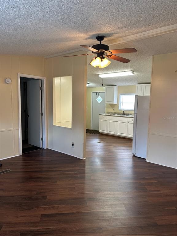 212 ASHLEY STREET photo 9