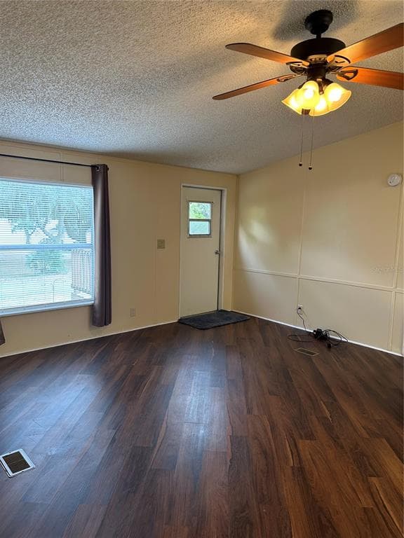 212 ASHLEY STREET photo 10