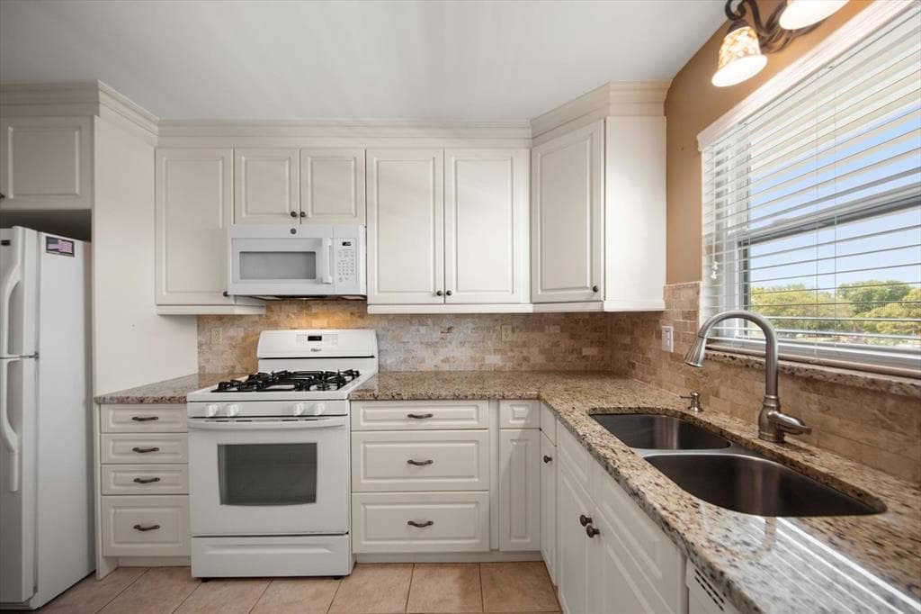 5970 80TH STREET N 411 photo 4