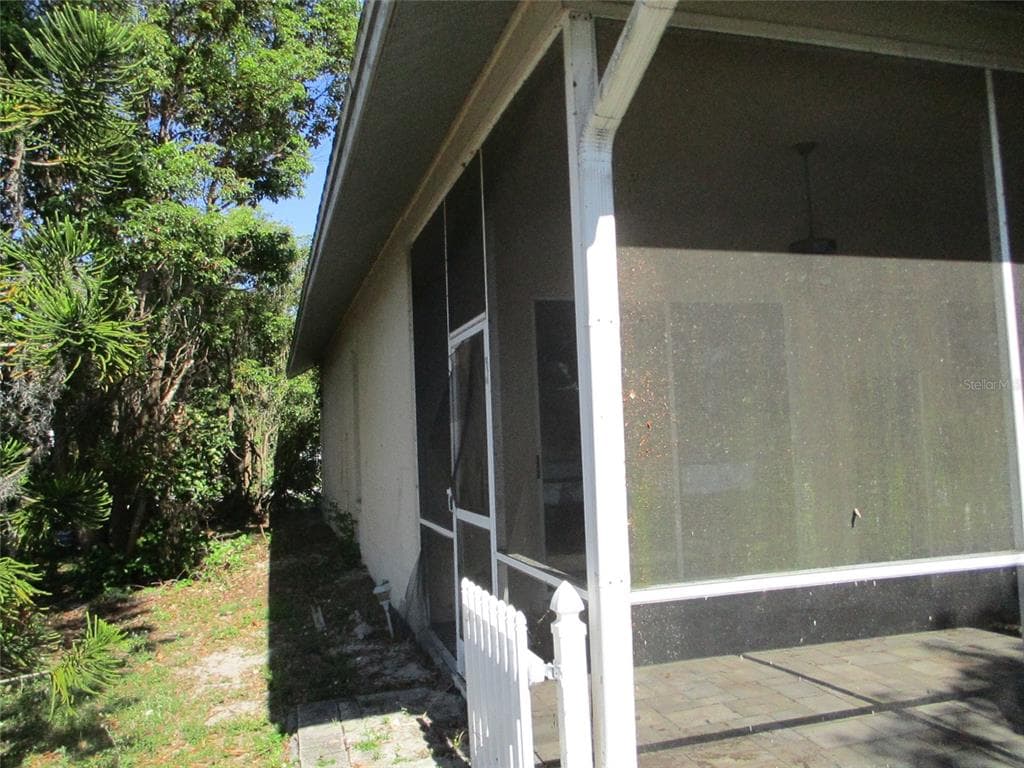 8904 PLANTERS LANE photo 6