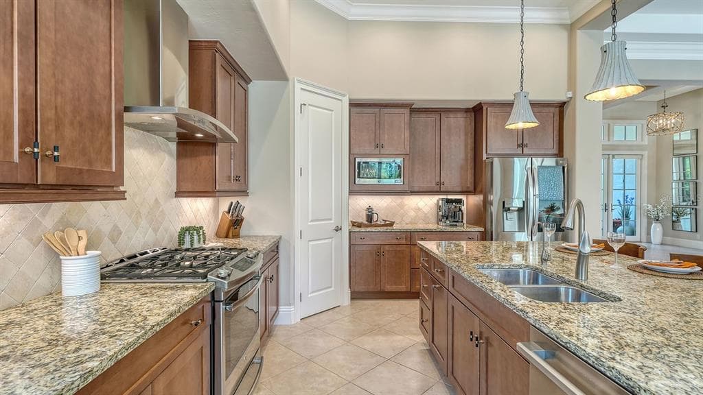 7975 MATERA COURT photo 24