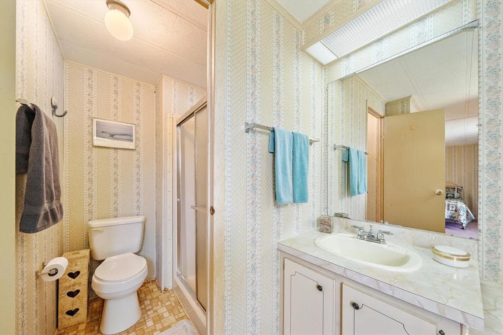 132 LAKEVIEW DRIVE 132 photo 7