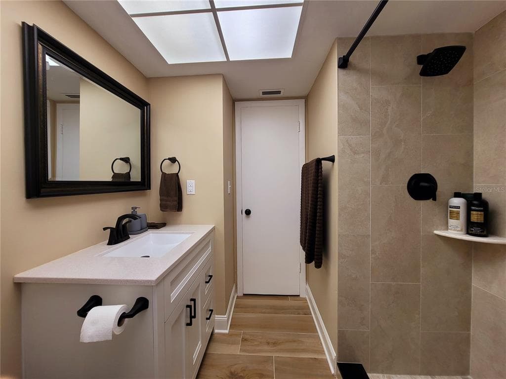 4815 SORRENTO COURT photo 22