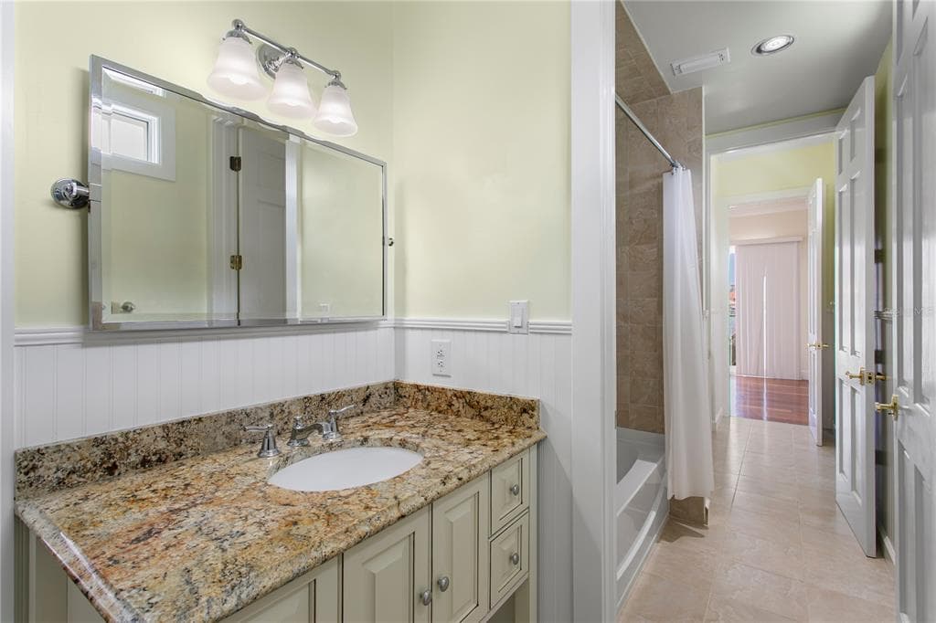 215 HARRISON AVENUE photo 25