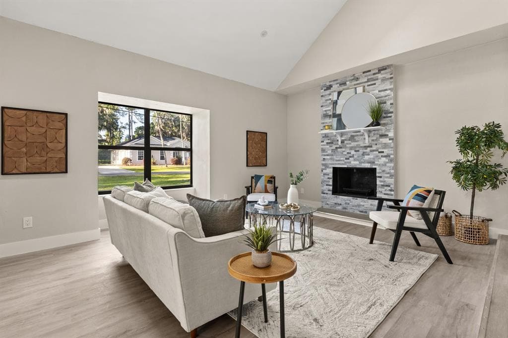 1540 STONE TRAIL 4