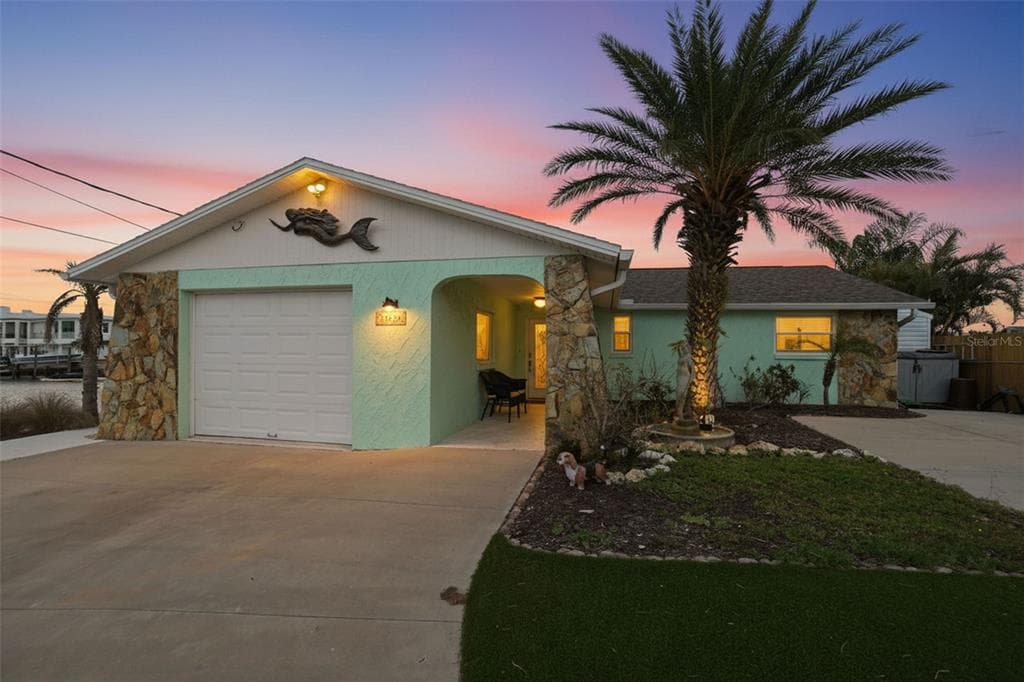 13822 MALCOLM AVENUE photo 2