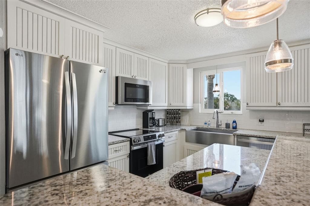 13822 MALCOLM AVENUE photo 13