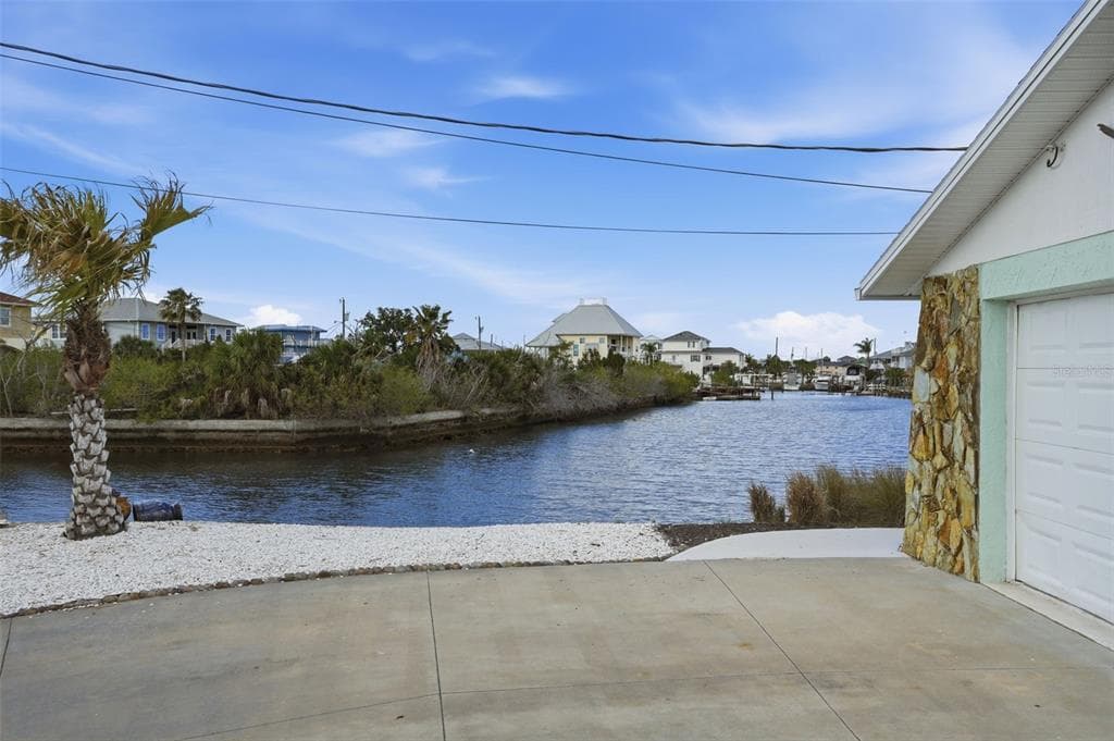 13822 MALCOLM AVENUE photo 4