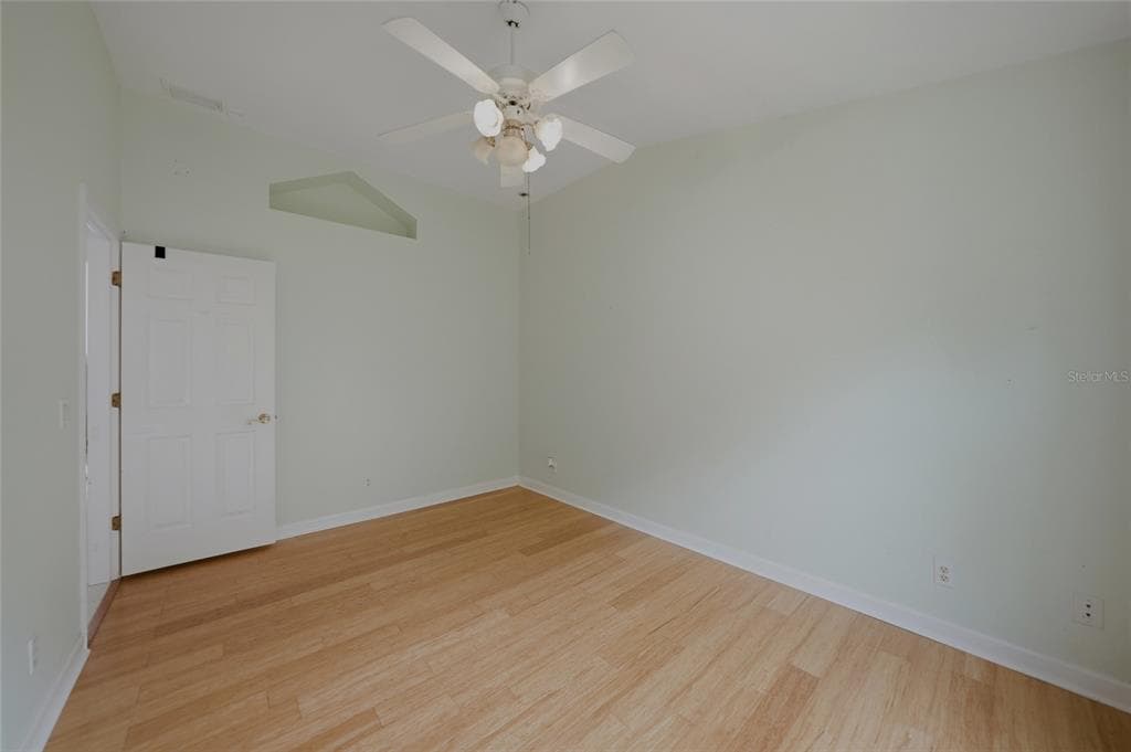 632 MONACO DRIVE photo 23