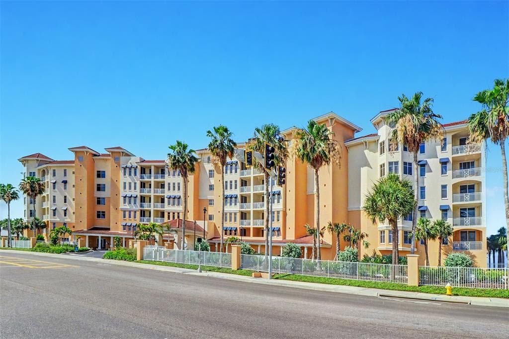 15208 GULF BOULEVARD 601 photo 2