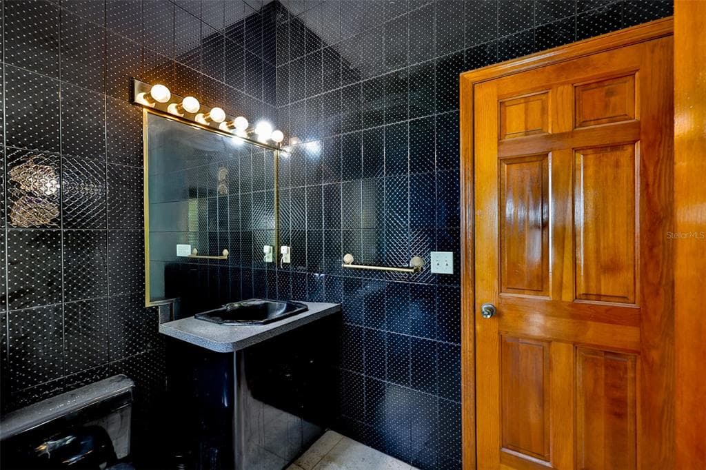 1021 SYMPHONY ISLES BOULEVARD photo 18
