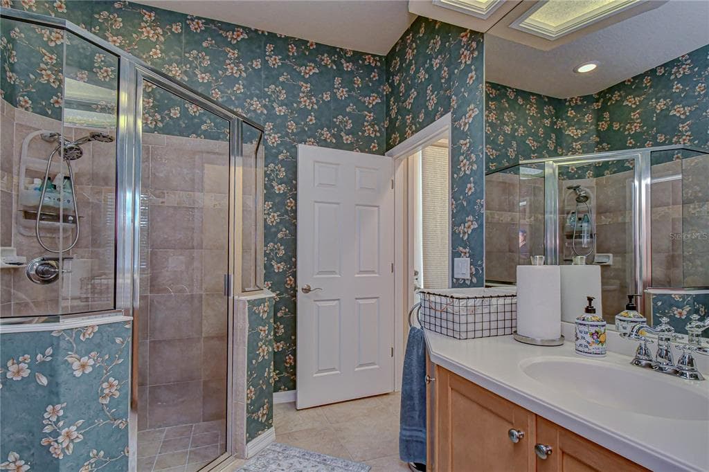 20915 LAKE VIENNA DRIVE photo 25