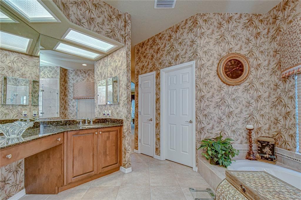 20915 LAKE VIENNA DRIVE photo 21