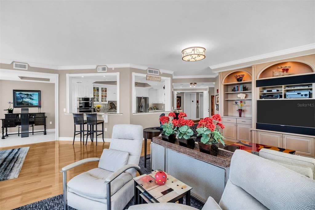 555 5TH AVENUE NE 1122 photo 5