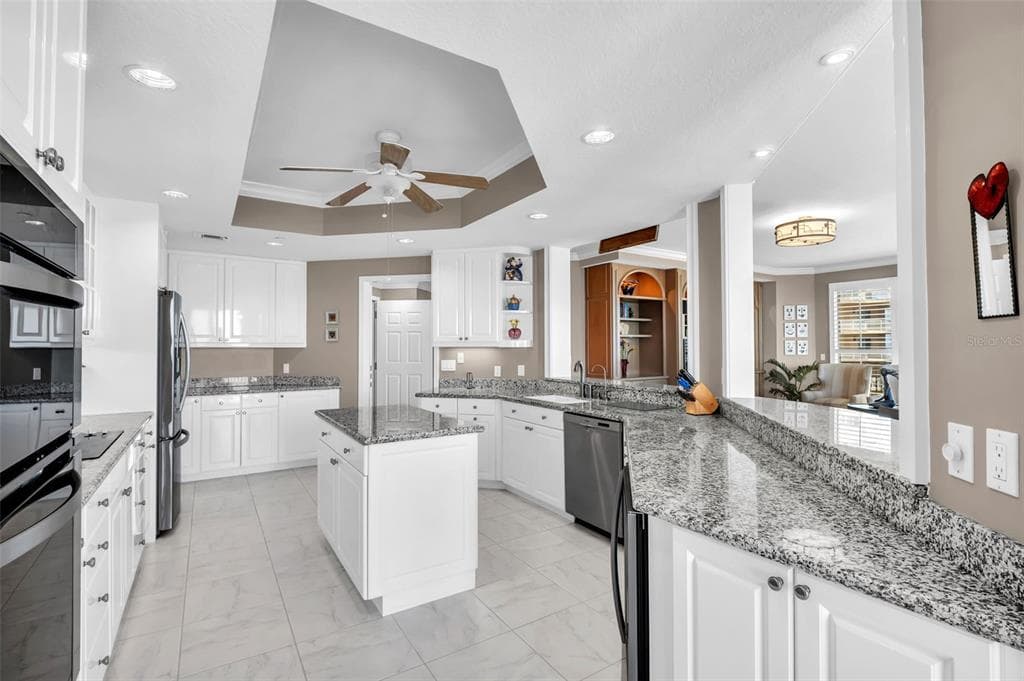 555 5TH AVENUE NE 1122 photo 18