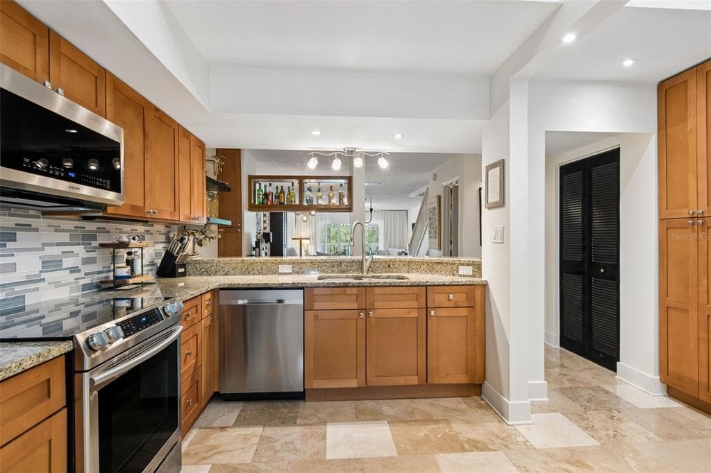 2599 DOLLY BAY DRIVE 302 photo 4