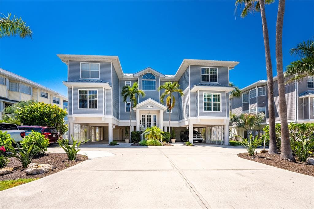 1390 BEACH ROAD 1 photo 2
