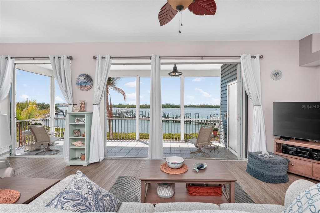 1390 BEACH ROAD 1 photo 8
