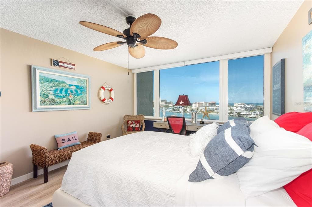 736 ISLAND WAY 804 photo 25