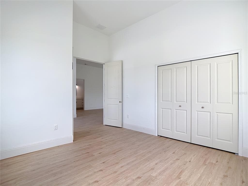 10262 KINGSVILLE DRIVE photo 15
