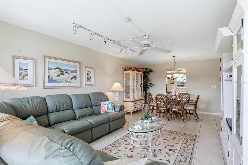 1215 S PORTOFINO DRIVE 406 photo 7