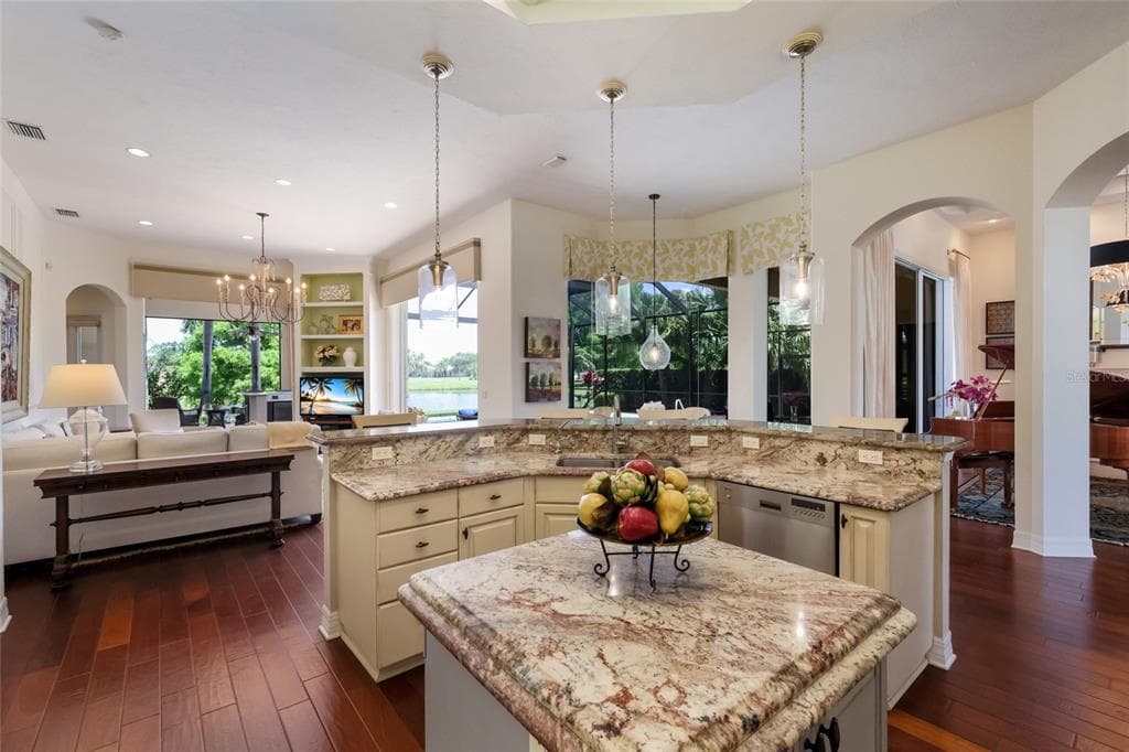 7207 ASHLAND GLEN photo 11