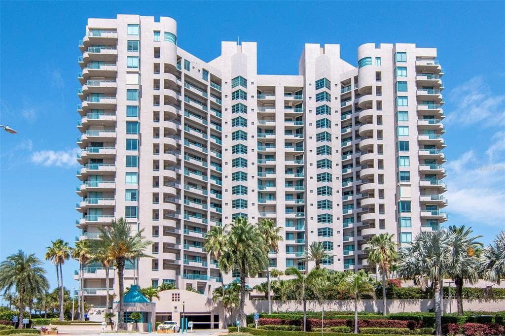 1560 GULF BOULEVARD 4 photo 1