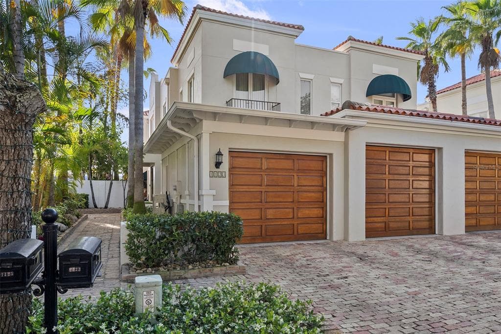 1123 ABBEYS WAY 2