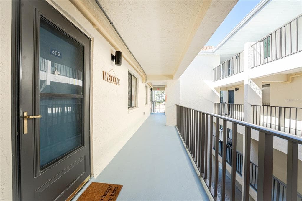 1551 BEACH ROAD 306 photo 7