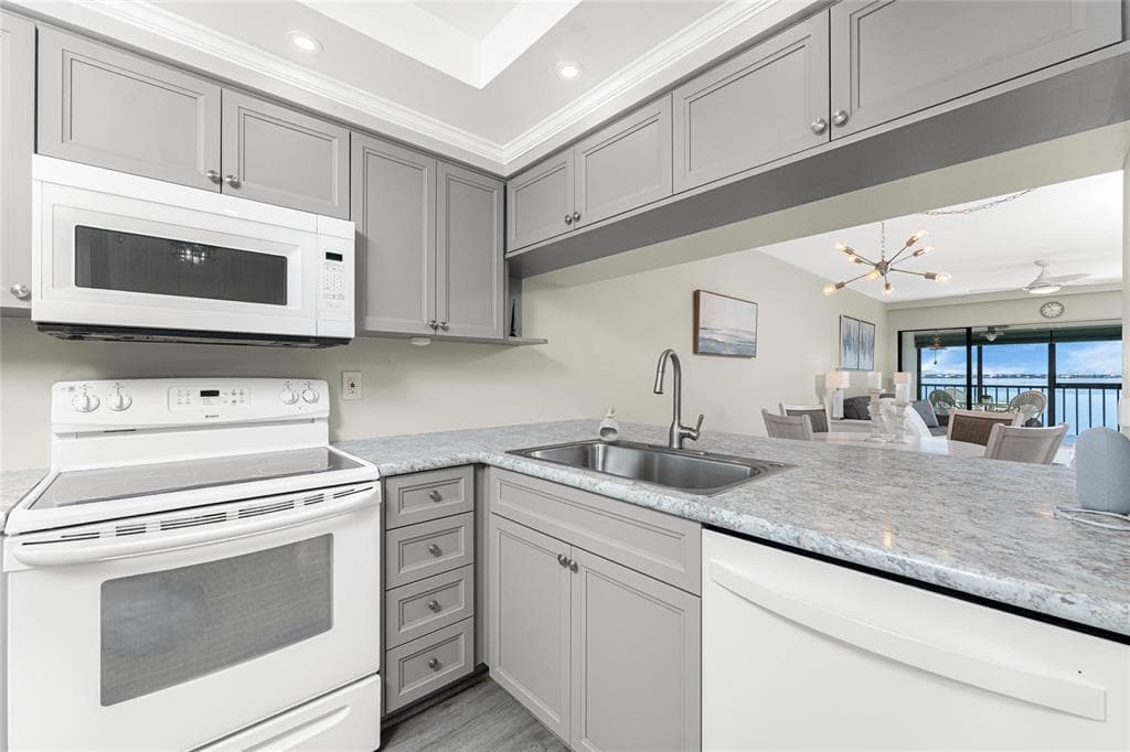 1551 BEACH ROAD 306 photo 21