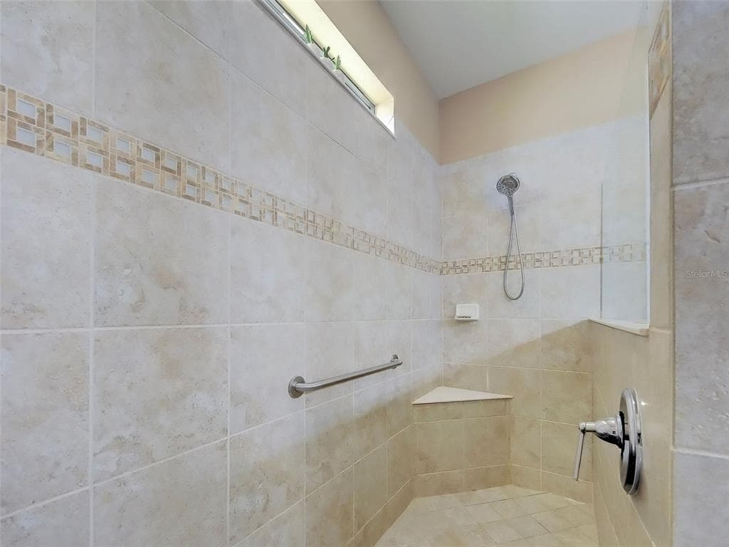 13861 NEVIANO STREET photo 21