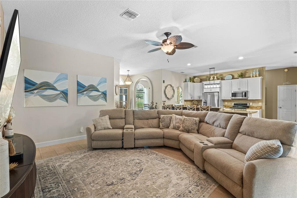 11516 LYONS COURT photo 7
